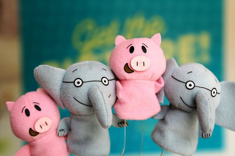 elephant and piggie finger puppets