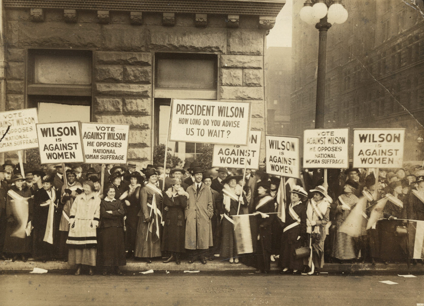 [Suffragists demonstrating against Woodrow Wilson in Chicago, 1916], Library of Congress, Records of the National Woman’s Party. 