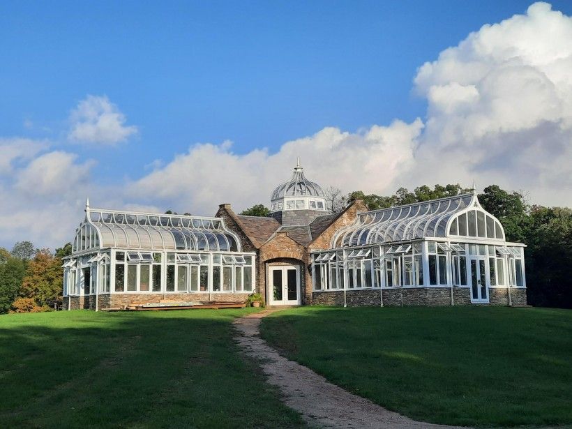Penguin Court's conservatory: cupola replaced. Penguin Court's conservatory: cupola replaced.