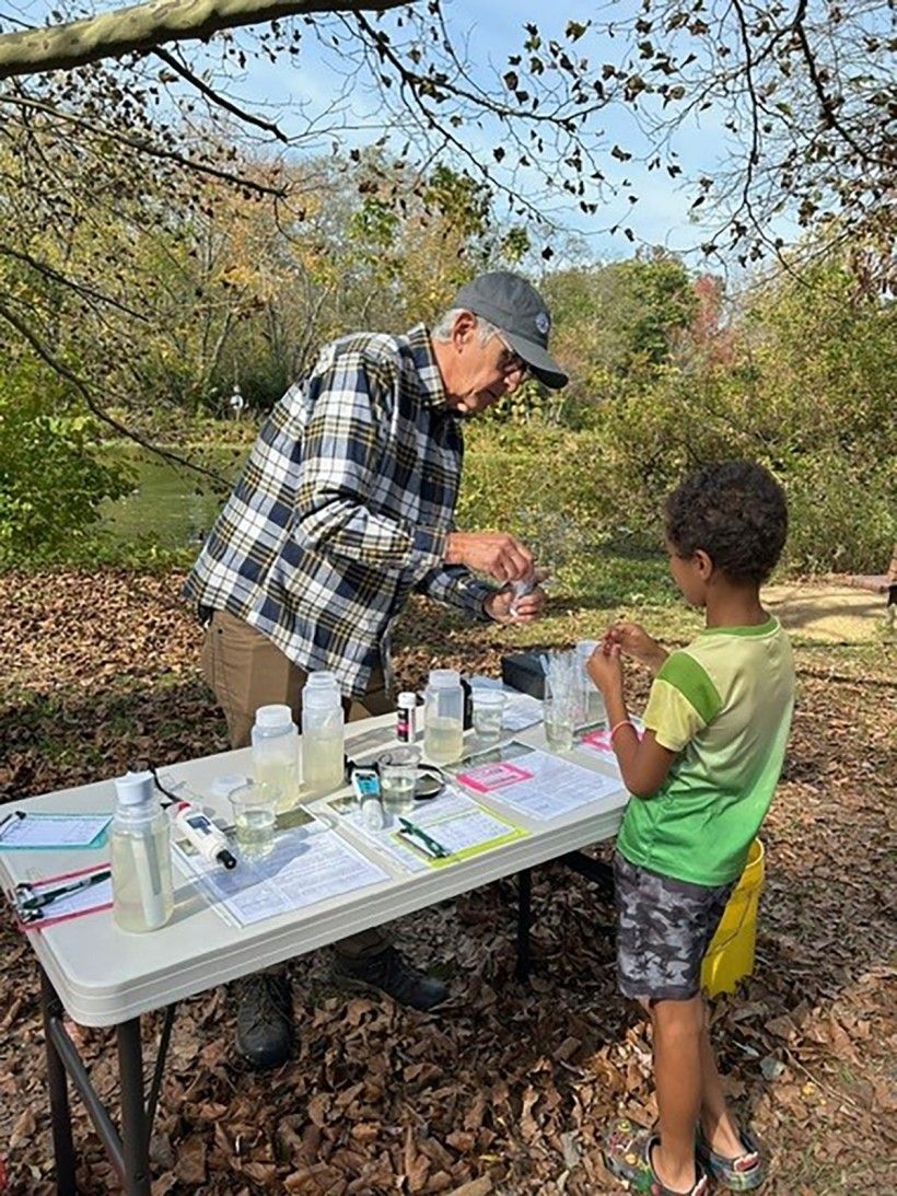 a child takes part in an environmental experiment
