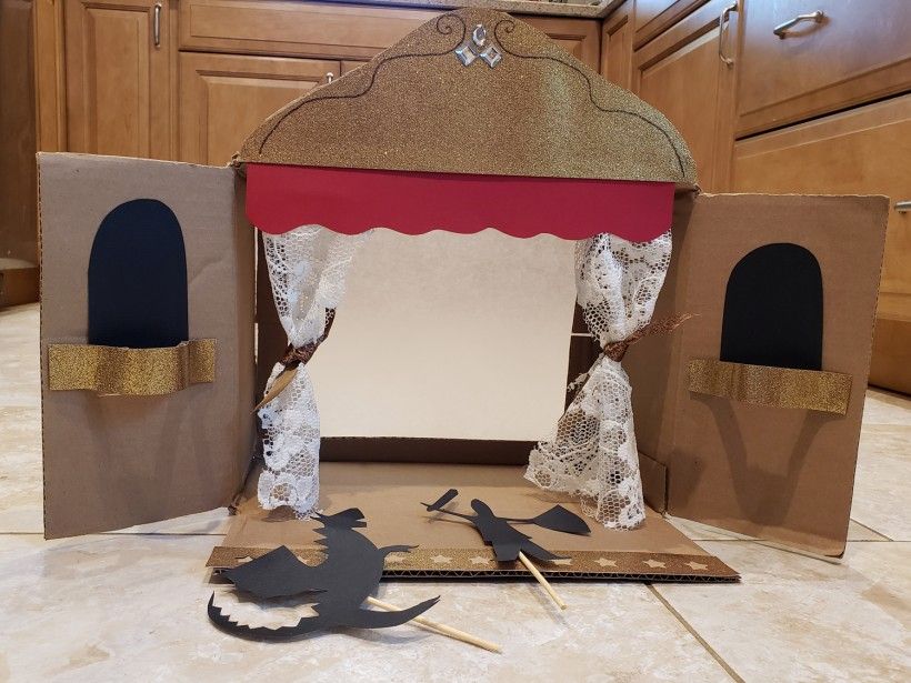 Shadow puppet theater