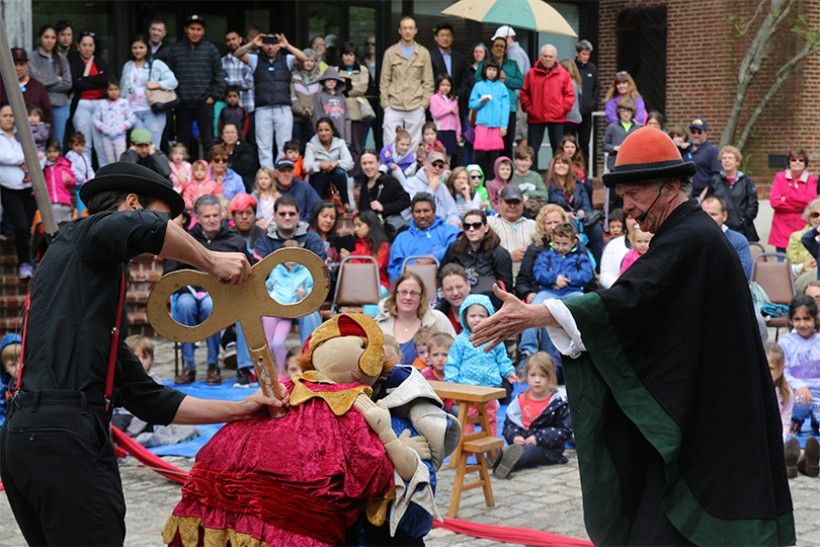 PNC Arts Alive First Sundays for Families event with Funicular Circus