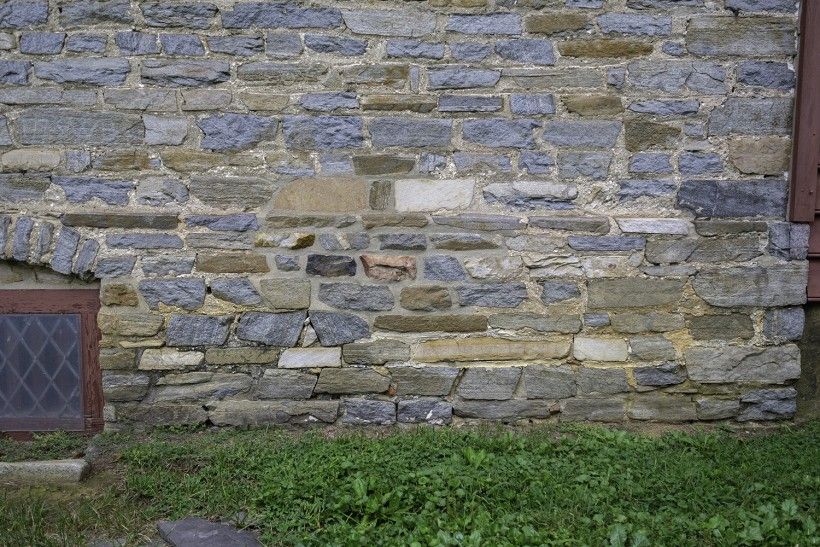 BEFORE photo of masonry repointing. Photo Credit: John Milner Architects, Inc. BEFORE photo of masonry repointing. Photo Credit: John Milner Architects, Inc.