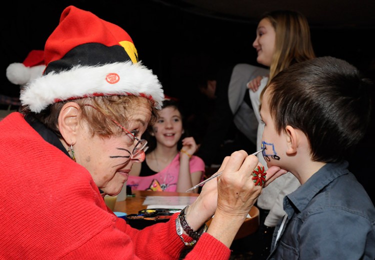 volunteer face painting